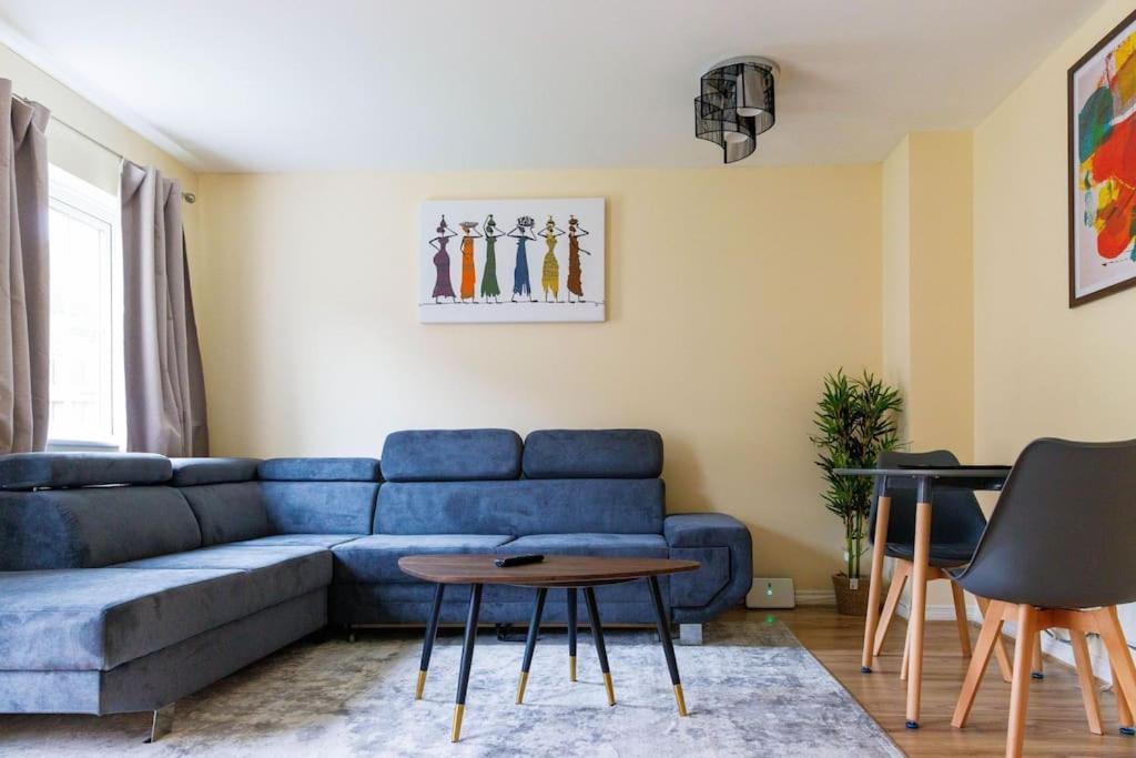 Stylish 3 Bedroom And Free Parking Thamesmead  Luaran gambar