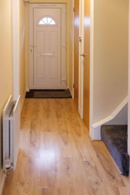 Stylish 3 Bedroom And Free Parking Thamesmead  Luaran gambar